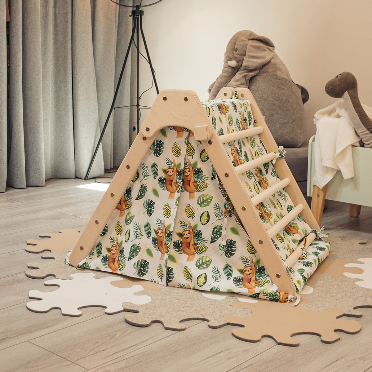 Klappbares kletterdreieck mit Zelt (Stoffmuster – Faultier)